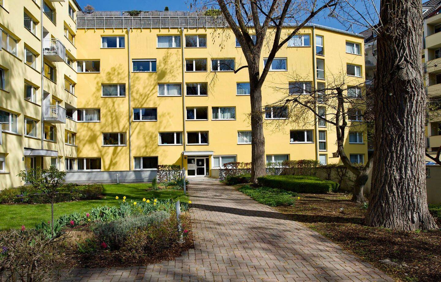 Juwel in Schwabing / Nähe Kurfürstenplatz: 2-Zimmer mit Loggia im 5.OG/Lift