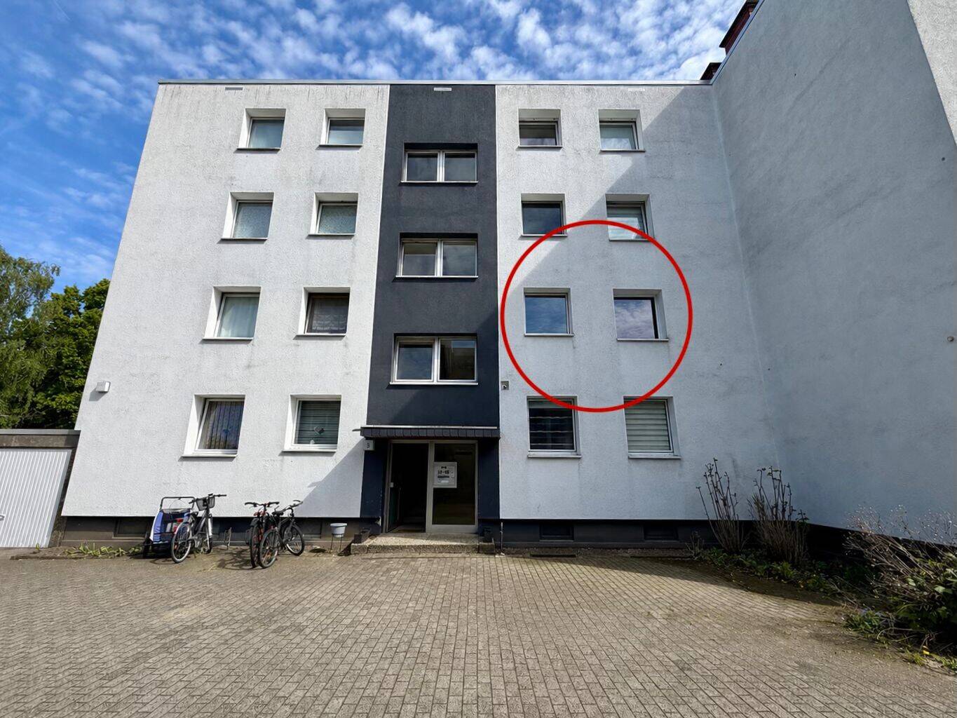 Helle 3,5-Zimmer-Wohnung mit großzügigem Wohnbereich und Balkon!