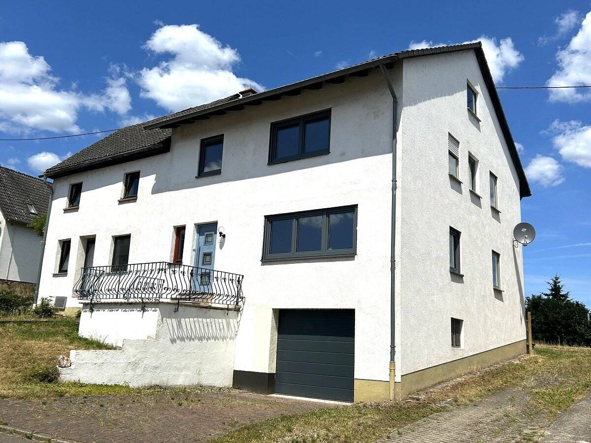 zwei Wohnhäuser und rd. 20.000 qm Land direkt am Haus (Nähe zur Stadt Wittlich 5 km) – Altrich – Bild 1 von 9