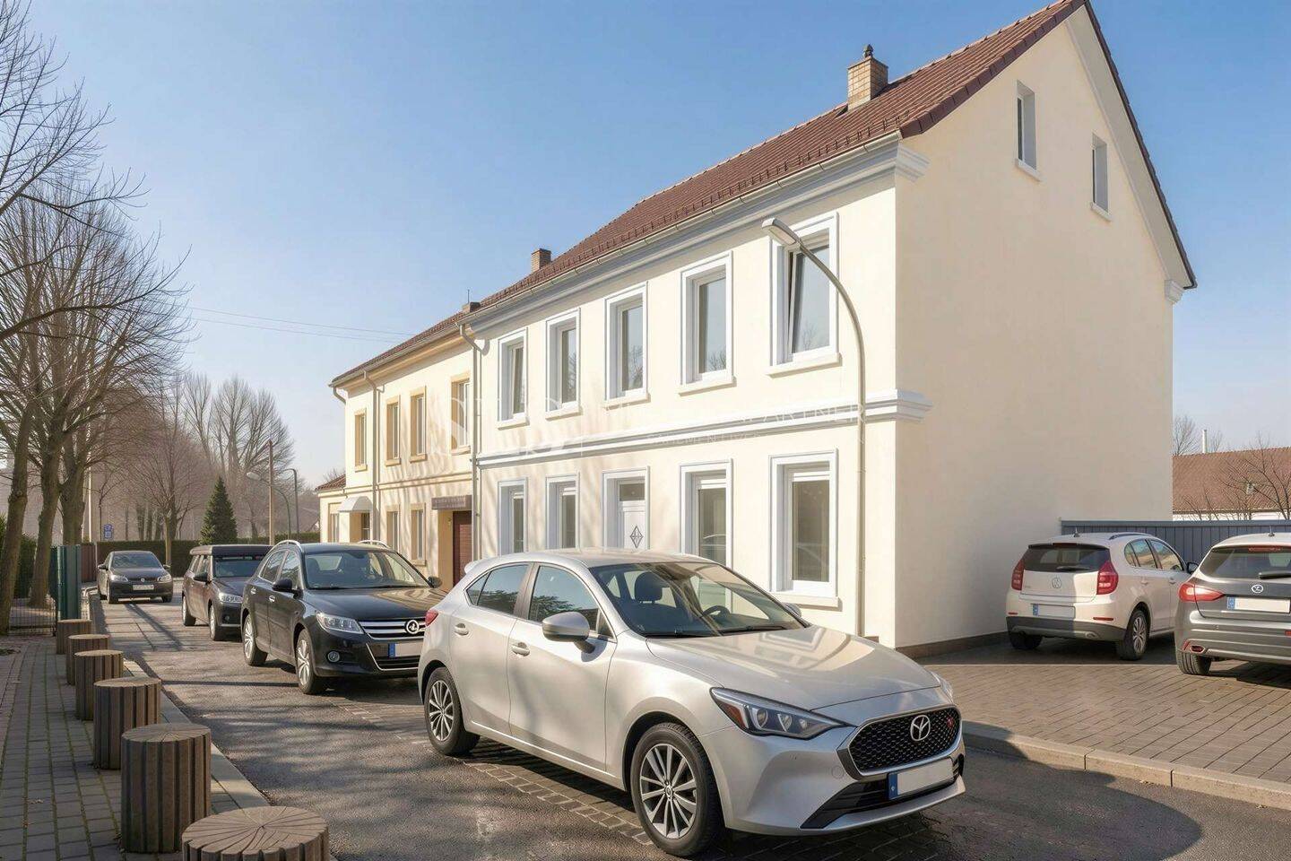 Dreifamilienhaus in Dortmund - laufende Mieteinnahmen und freie Erdgeschosswohnung mit Potenzial – Dortmund – Bild 1 von 9