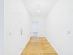 gut geschnittene, renovierte & sofort verfügbare, leere Erdgeschoßwohnung in Solln – 81479 München – Vorschaubild 8