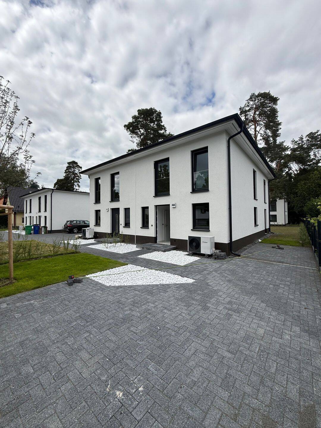 Exklusive Neubau-Doppelhaushälfte – hochwertig ausgestattet und sofort bezugsfertig. – Blankenfelde-Mahlow – Vorschaubild 4