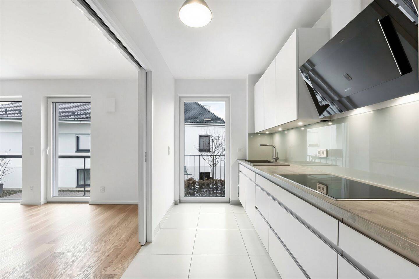 HEGERICH: Einziehen & wohlfühlen - Exklusive 4-Zimmer-Wohnung mit großem Balkon in München-Moosach – München – Vorschaubild 9