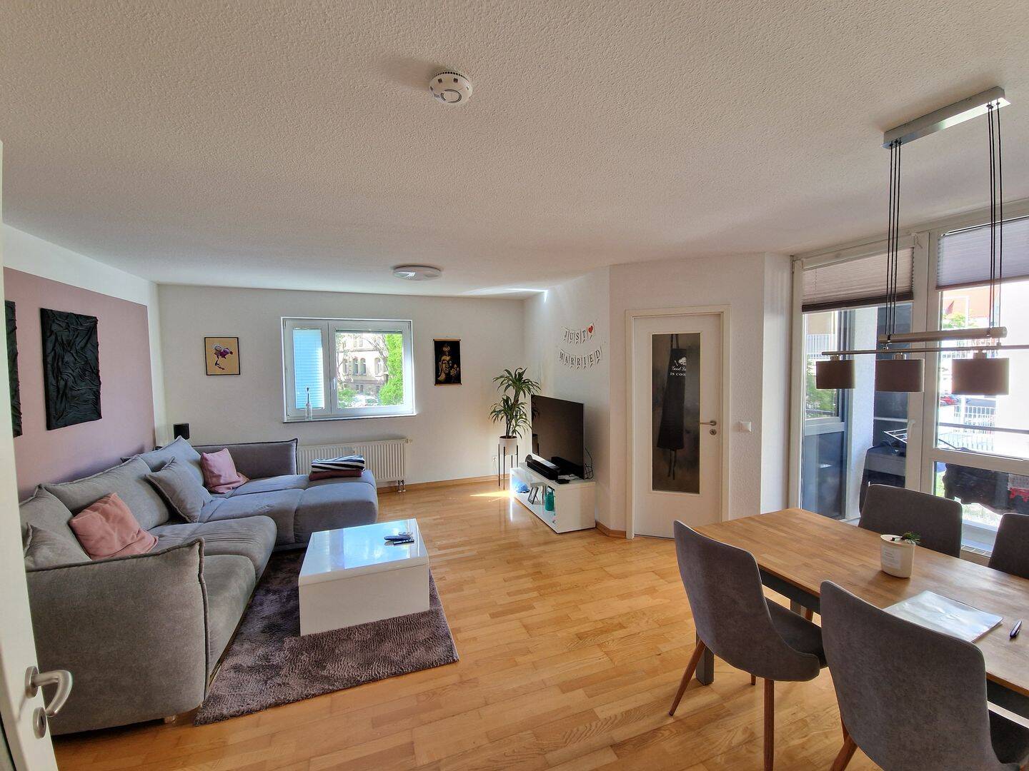 Zentral und ruhig: Neuwertige 3-Zimmer-Wohnung mit Superschnitt