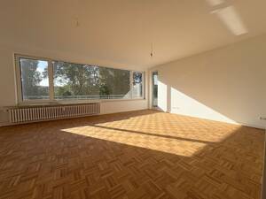 Moderne 6-Zimmer-Maisonette auf 2 Ebenen mit 3 Balkonen & großzügigem Grundriss – 40547 Düsseldorf – Vorschaubild 3