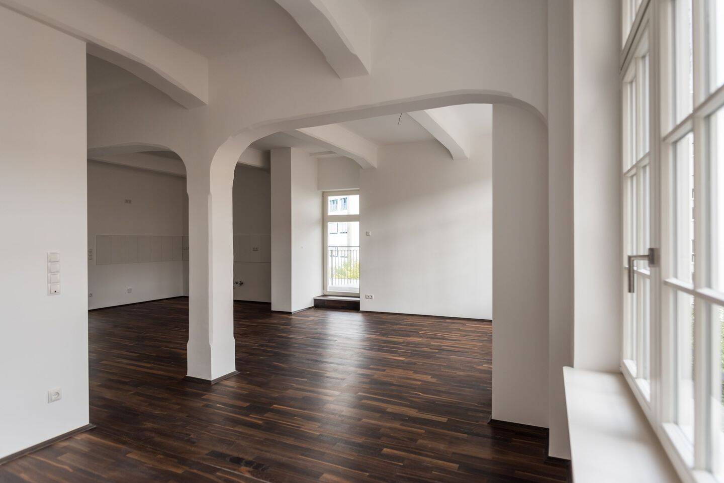 EXKLUSIVES LOFTAMBIENTE AUF 3 ZIMMERN – MIT BALKON IM GRAFISCHEN HOF – Leipzig – Vorschaubild 2