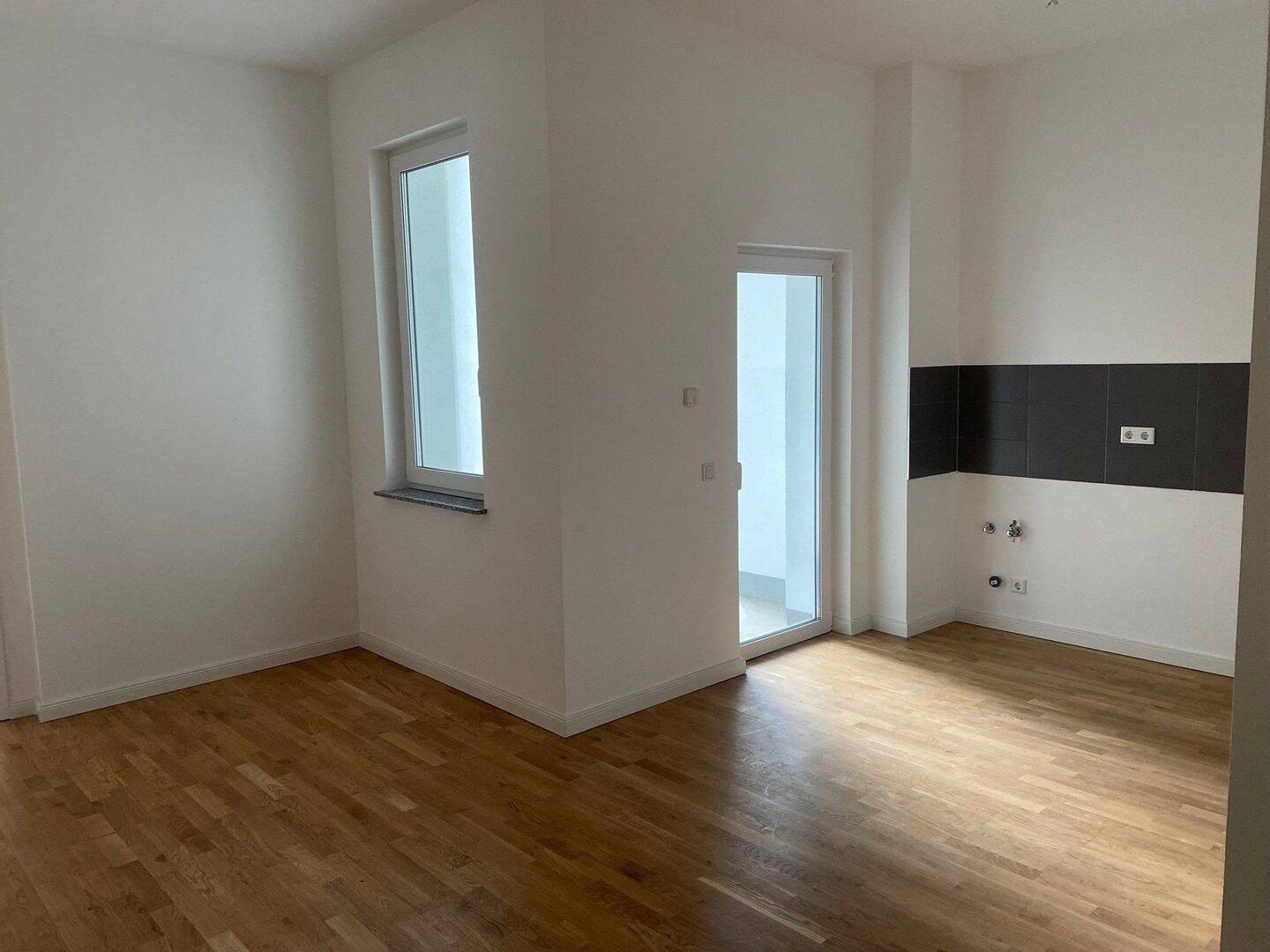 ERSTBEZUG * EBK* Heinrich-Schütz-Str. 14* – Chemnitz – Bild 1 von 9