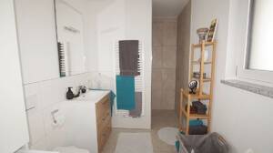 Neuwertige 2 Zimmer-Penthouse-Wohnung mit großer Dachterrasse – 94315 Straubing – Vorschaubild 8