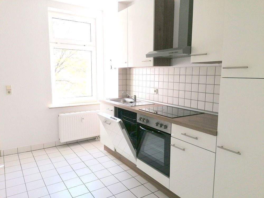 !! Einbauküche in 2-Zimmer-Wohnung mit Laminat in Chemnitz / Gablenz !!