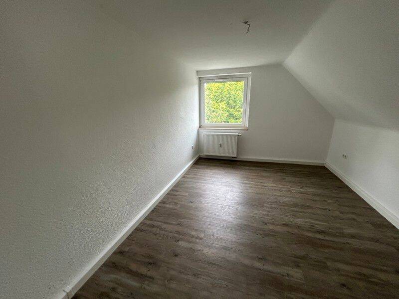 Schöne, große 3-Zimmer-Dachgeschoss-Wohnung im Nordviertel in direkter Uni-Nähe – Essen – Vorschaubild 7