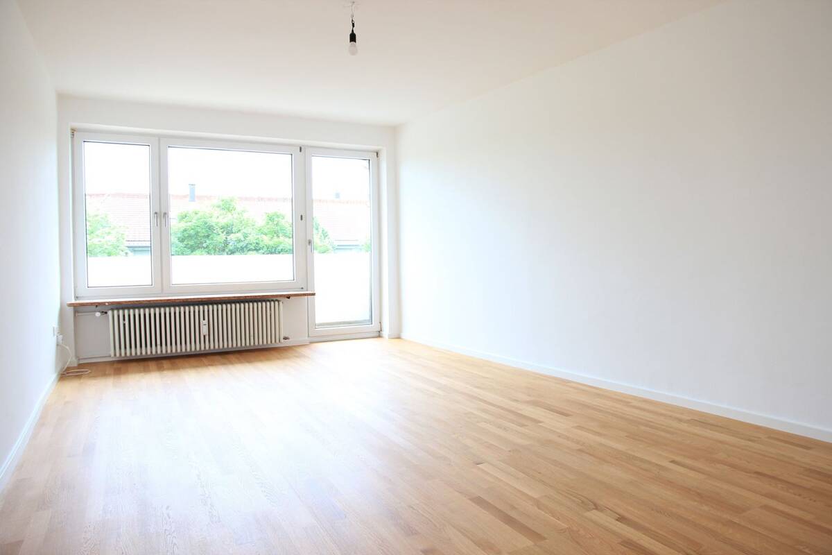 Freie 4-Zimmer-Wohnung mit zwei Loggien – 81673 München – Bild 1 von 9