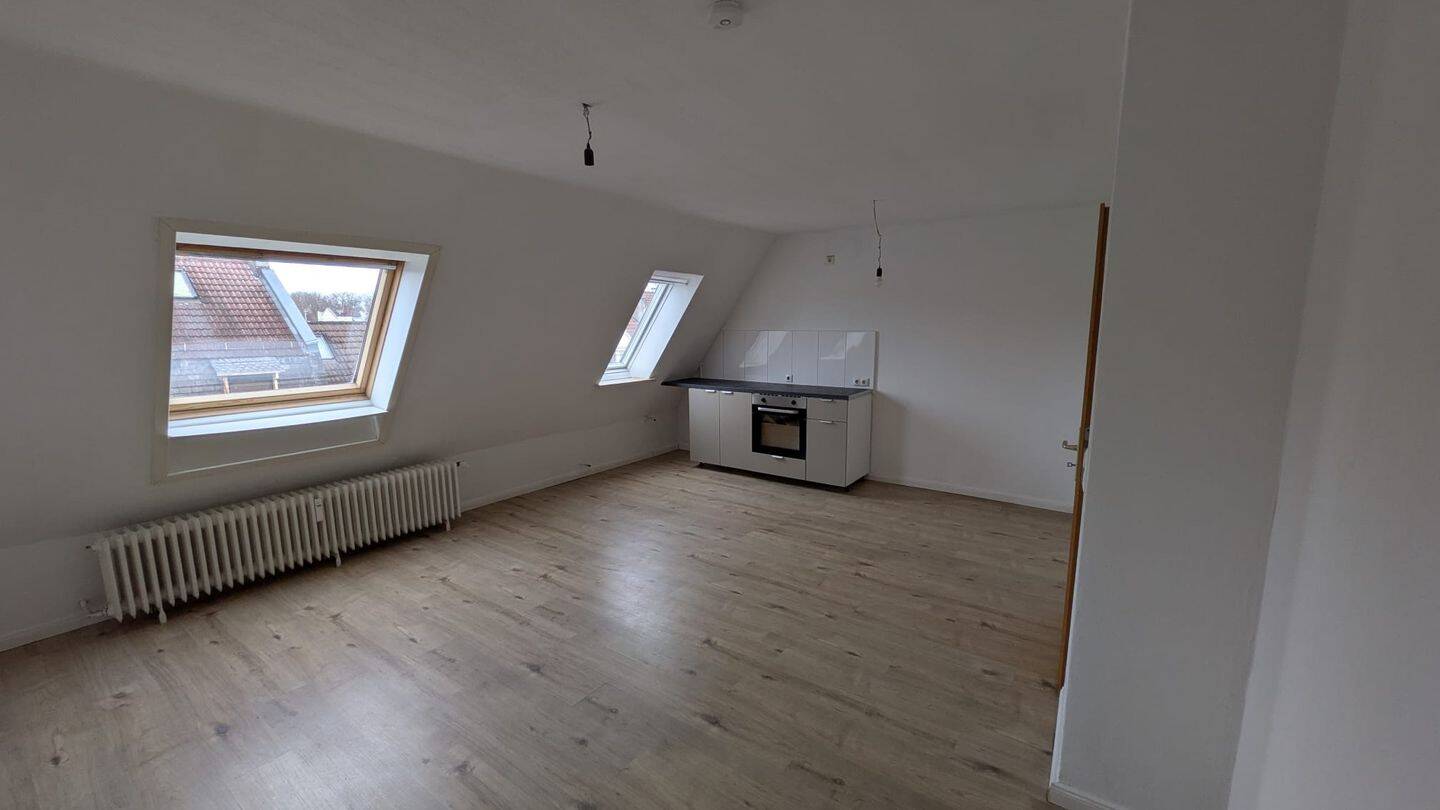 2 gepflegte und moderne 1 Zimmer Dachgeschosswohnungen – Bremen – Vorschaubild 2