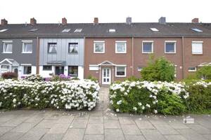 Solides Reihenmittelhaus Ideal für Familie mit 4 Personen auch für Home Office +EBK +Garage +Garten – 28277 Bremen – Vorschaubild 2
