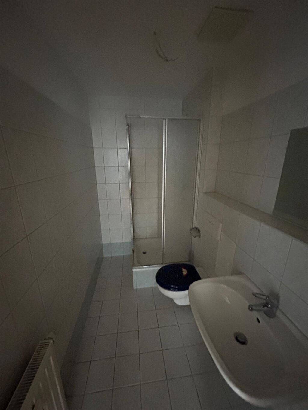 Gemütliche und vermietete DG 2-Zimmer mit Laminat und EBK in guter Lage – Chemnitz – Vorschaubild 4