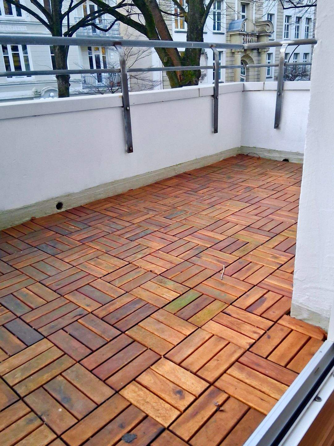 zu verkaufen - freie Eigentumswohnung - 1 OG - zauberhaft - Dielen Stuck - kleine Dachterrasse - bezugsfertig – Hamburg – Vorschaubild 3