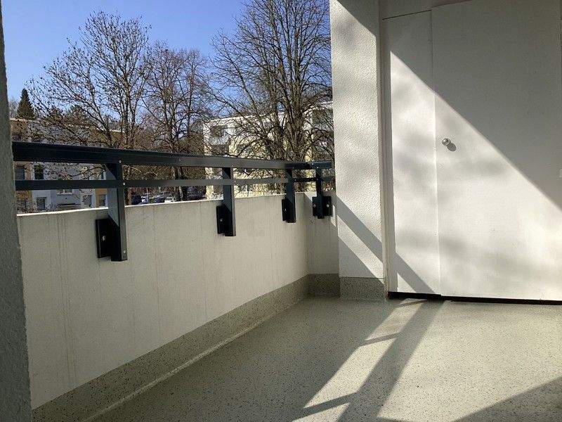 Helle 3-Zimmerwohnung mit Einbauküche und Balkon – Bielefeld – Vorschaubild 6
