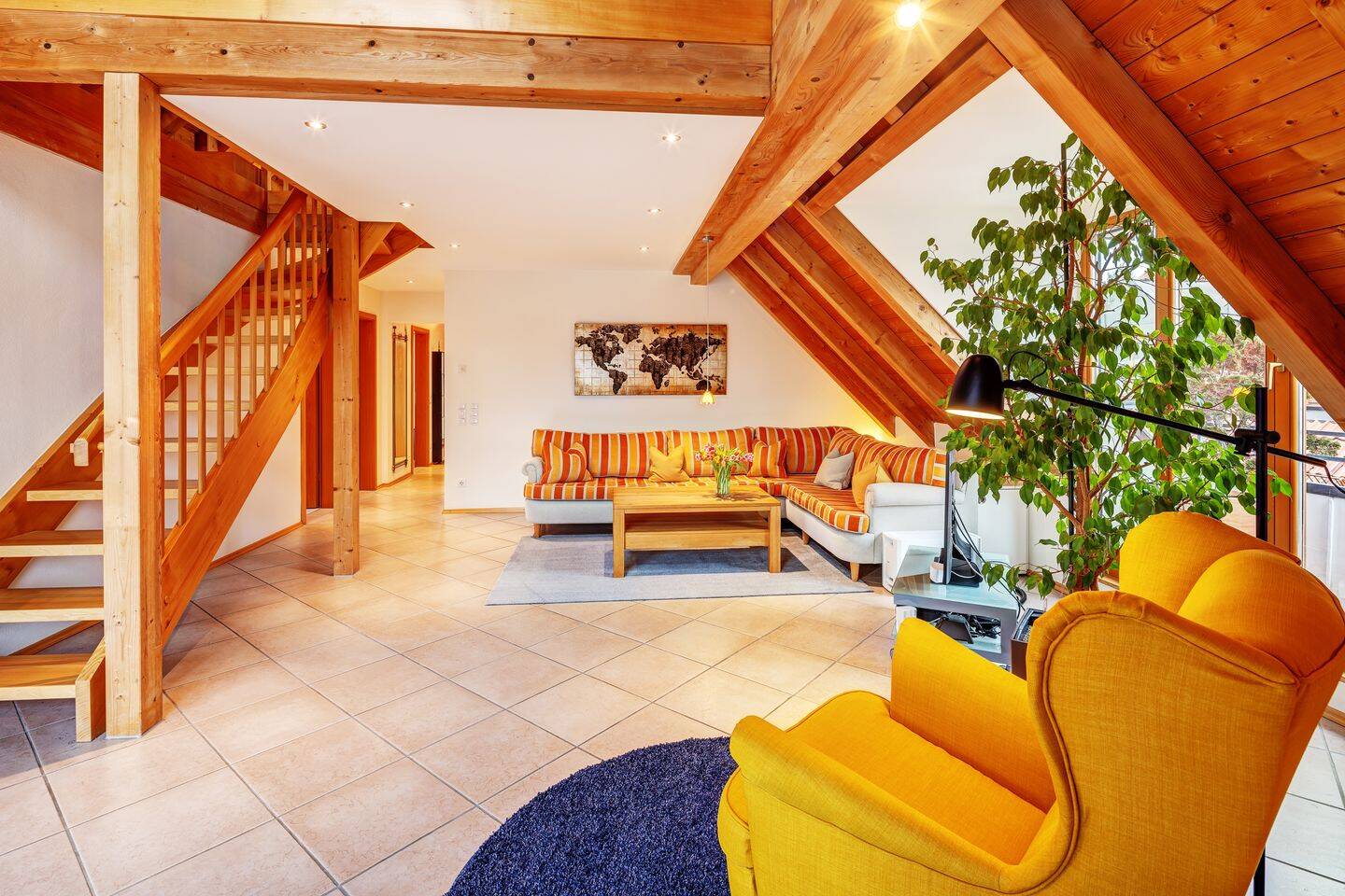 Trudering: 3,5-Zimmer Maisonette-Dachgeschosswohnung mit perfekter Raumaufteilung und Balkon -frei – München – Vorschaubild 3