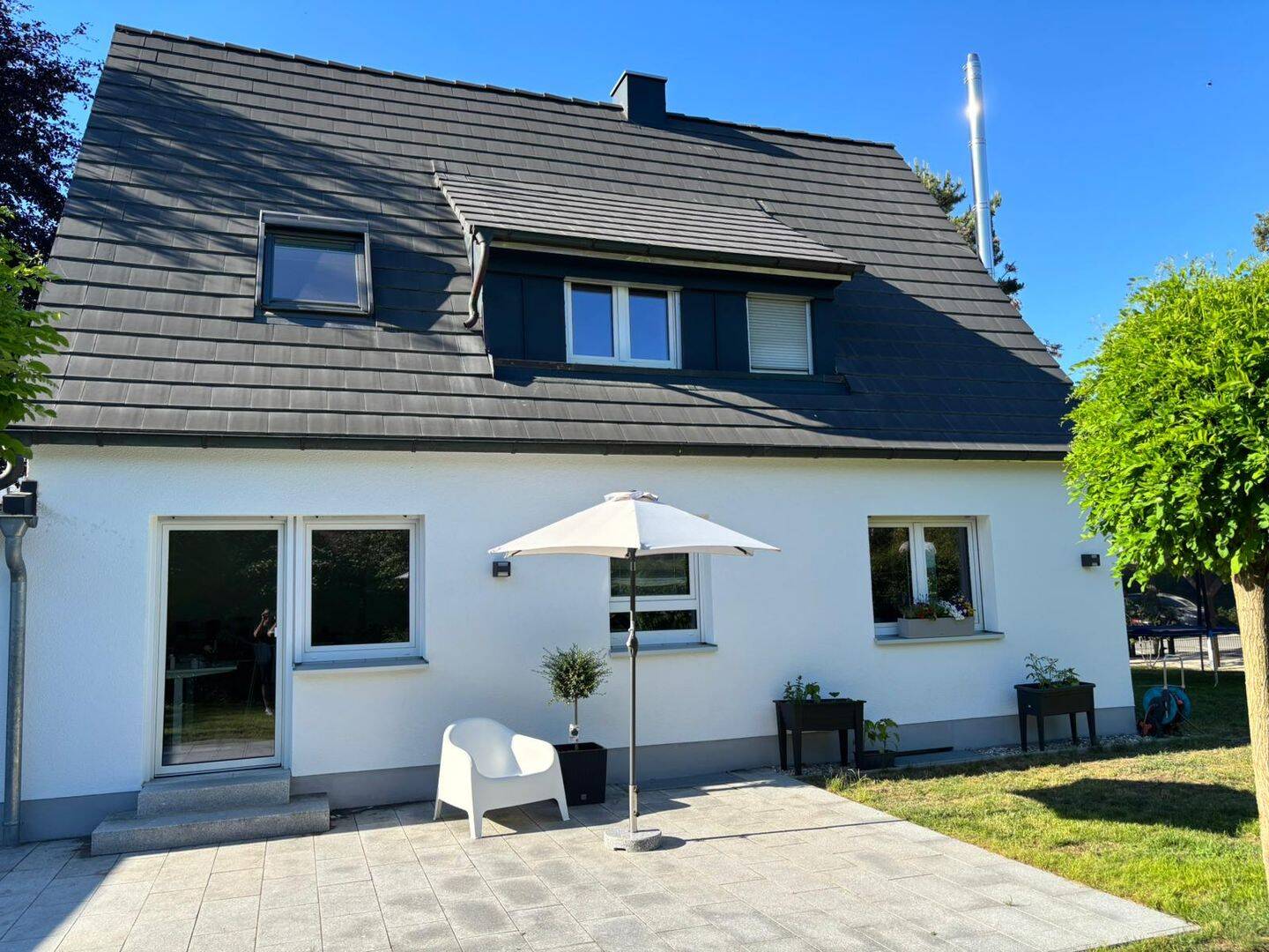 ***wunderschönes, freistehendes Einfamilienhaus- hochwertig saniert auf Top- Level*** – Nürnberg – Vorschaubild 2