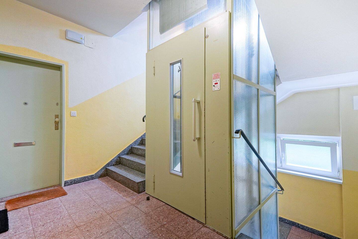 Stilvolle 2 ZI. Residenz in Charlottenburg inkl. Südwest-Balkon und idyllischem Blick ins Grüne – Berlin – Vorschaubild 4