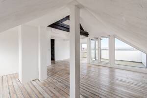 82 m² Dachgeschoss mit großer Terrasse & Weitblick - großzügige 2-Zimmer-Wohnung in Essen-Huttrop