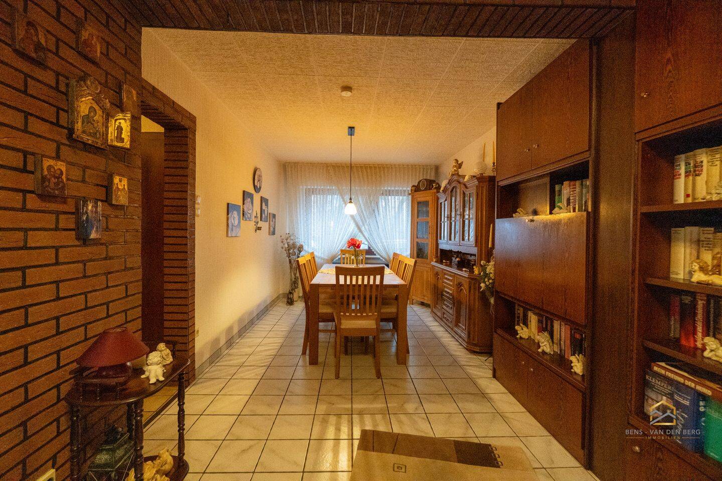 **Ein Haus mit Herz: Charmante Doppelhaushälfte auf schönem Grundstück in Homberg** – Duisburg – Vorschaubild 3