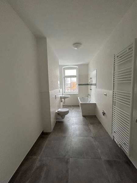 Zweitbezug nach San.! Kompakte 3-Zi. mit Einbauküche, Lam., Lift u. Wanne! – Chemnitz – Vorschaubild 7