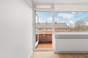 2-Zimmer-Wohnung, Balkon, Bad mit Fenster und Tiefgaragenstelllatz in Hamburg-Barmbek – 22305 Hamburg – Vorschaubild 5