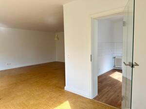 Sonnige Wohnung mit großer Terrasse, Schwimmbad , Sauna direkt an der Fulda – 34125 Kassel – Vorschaubild 5