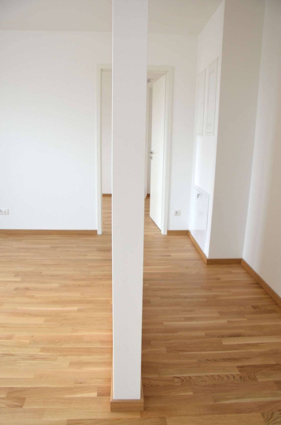 ***Charmantes Penthouse mit Aufzug, Terrasse, Keller, Tiefgarage... und ganz viel Natur vor der Tür* – Berlin – Vorschaubild 3