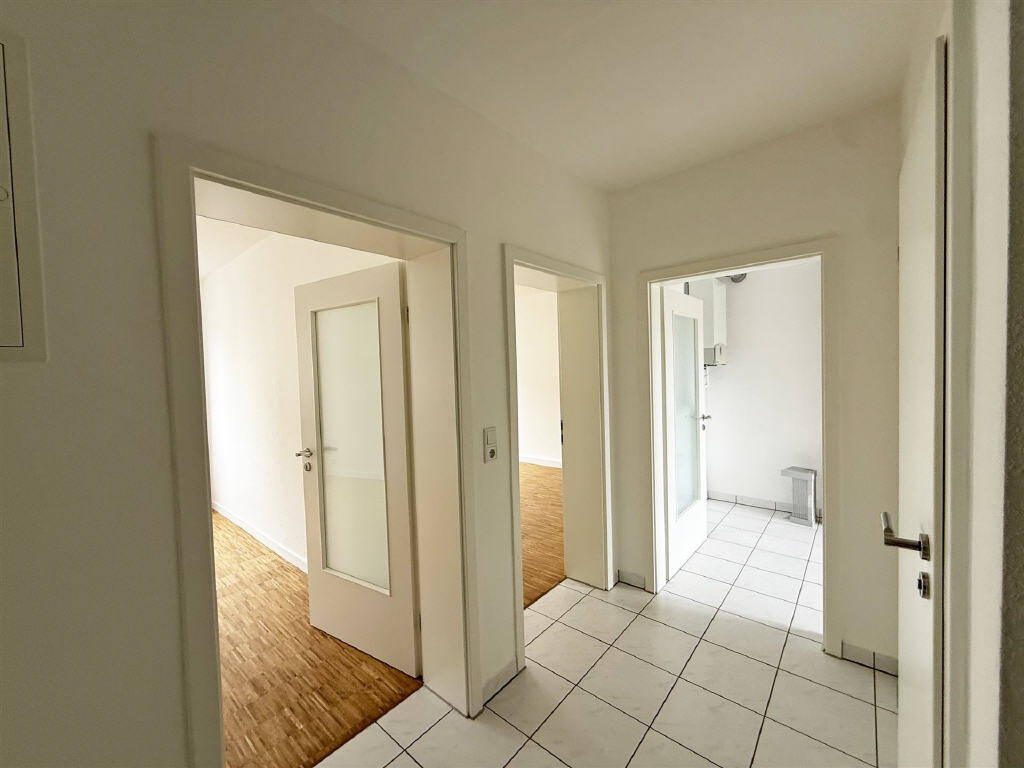 Umfangreich saniertes Mehrfamilienhaus mit 9 Top Wohnungen und großem Grundstück – Offenbach am Main – Vorschaubild 8