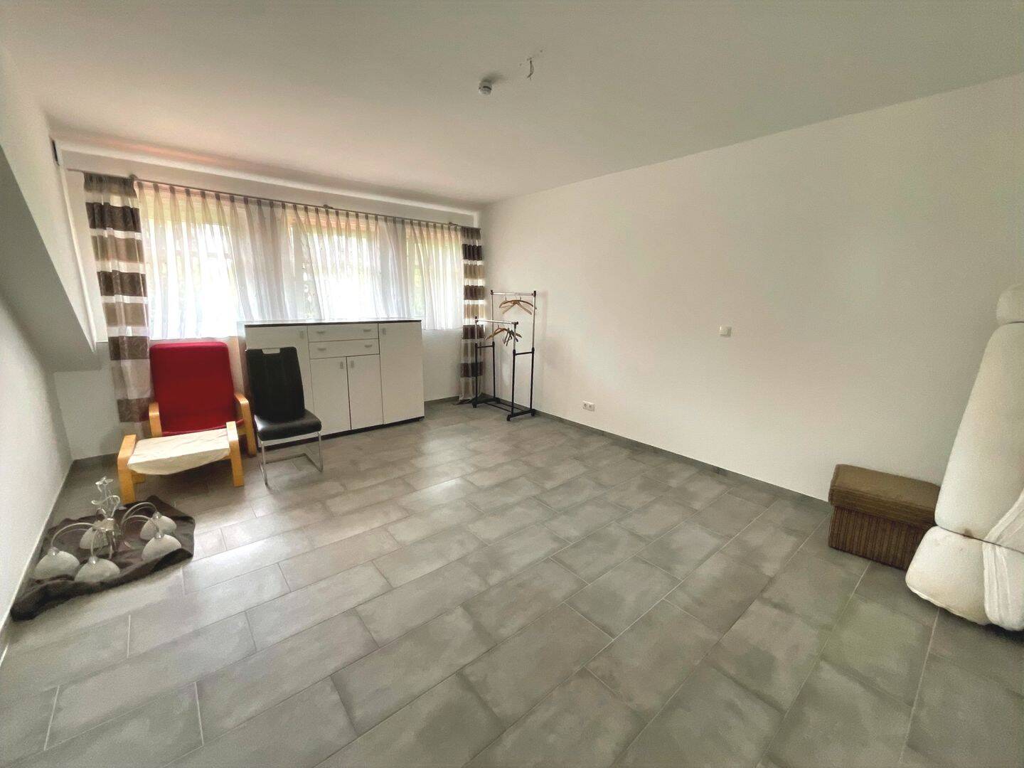 Moderne DG-Singlewohnung mit Küchenzeile und PKW-Stellplatz in Garrel! – Garrel – Vorschaubild 6