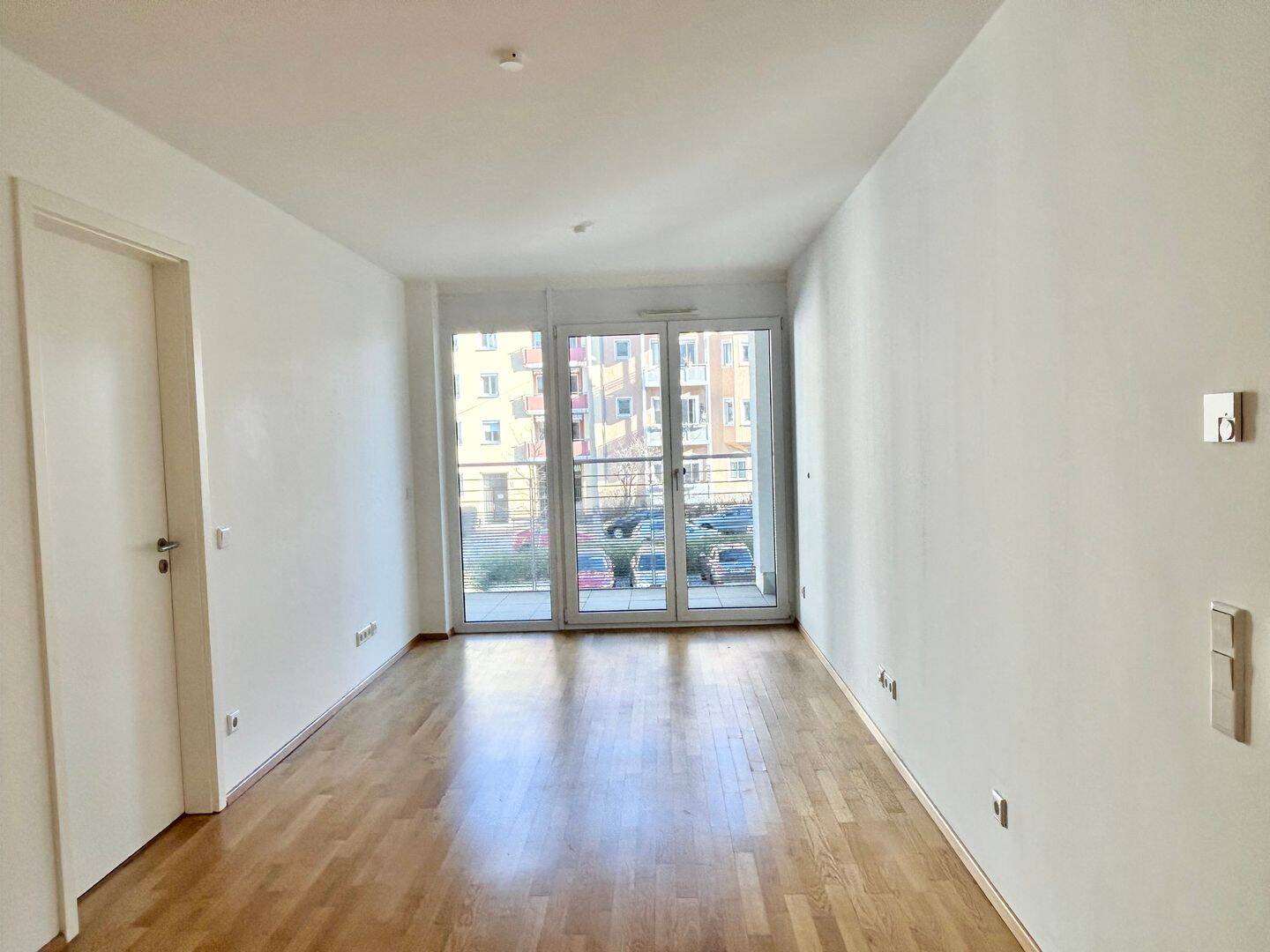 ***SINGLE WOHNUNG*** TOP MODERNE 2 ZIMMER WOHNUNG MIT EBK UND LOGGIA – Nürnberg – Vorschaubild 3