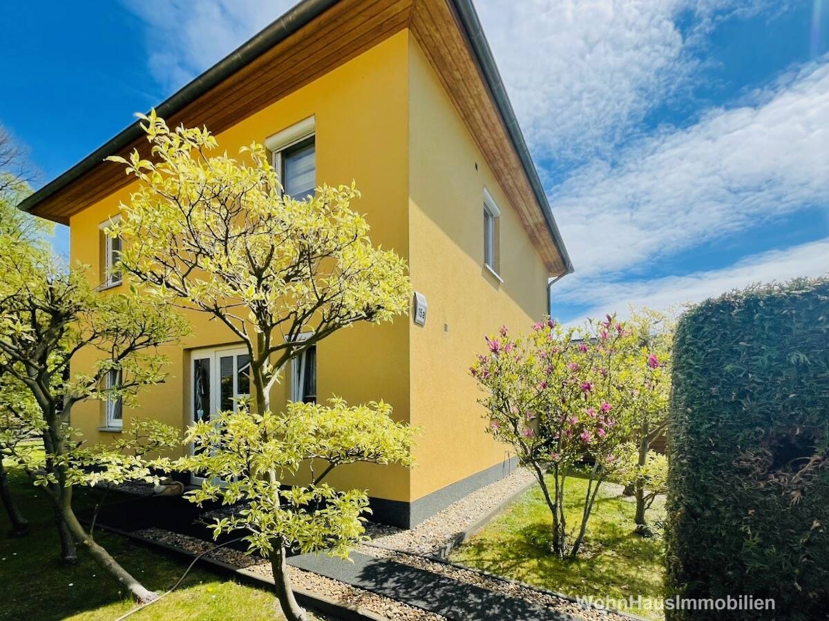 Ruhiges Einfamilienhaus mit Wintergarten und PV in Bohnsdorf – Berlin – Bild 1 von 9