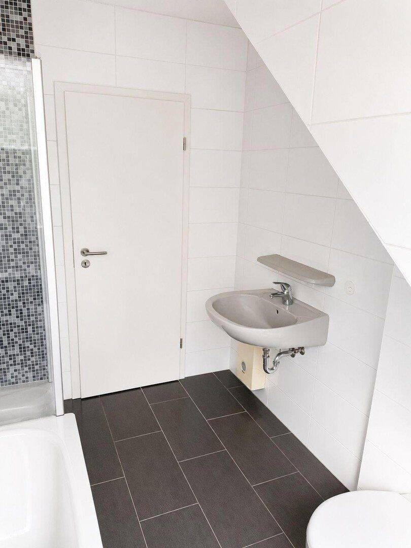 Frisch renovierte 4-Zimmer-Dachgeschosswohnung mit Balkon in ruhiger Lage – Braunschweig – Vorschaubild 7