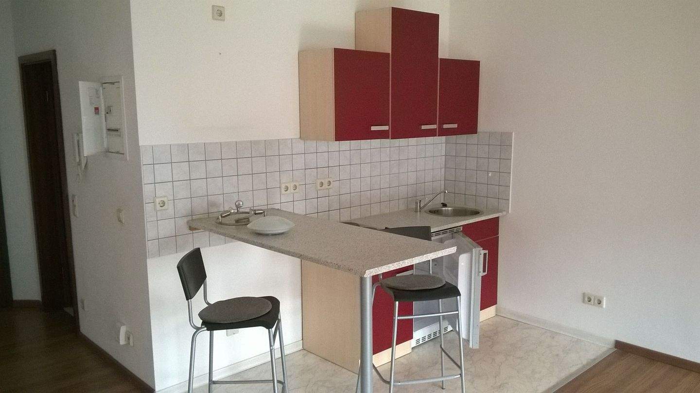 Frei ab 1.7.26 ! 3. OG mit Lift - inkl. EBK - modernes Laminat !!! – Chemnitz – Vorschaubild 4