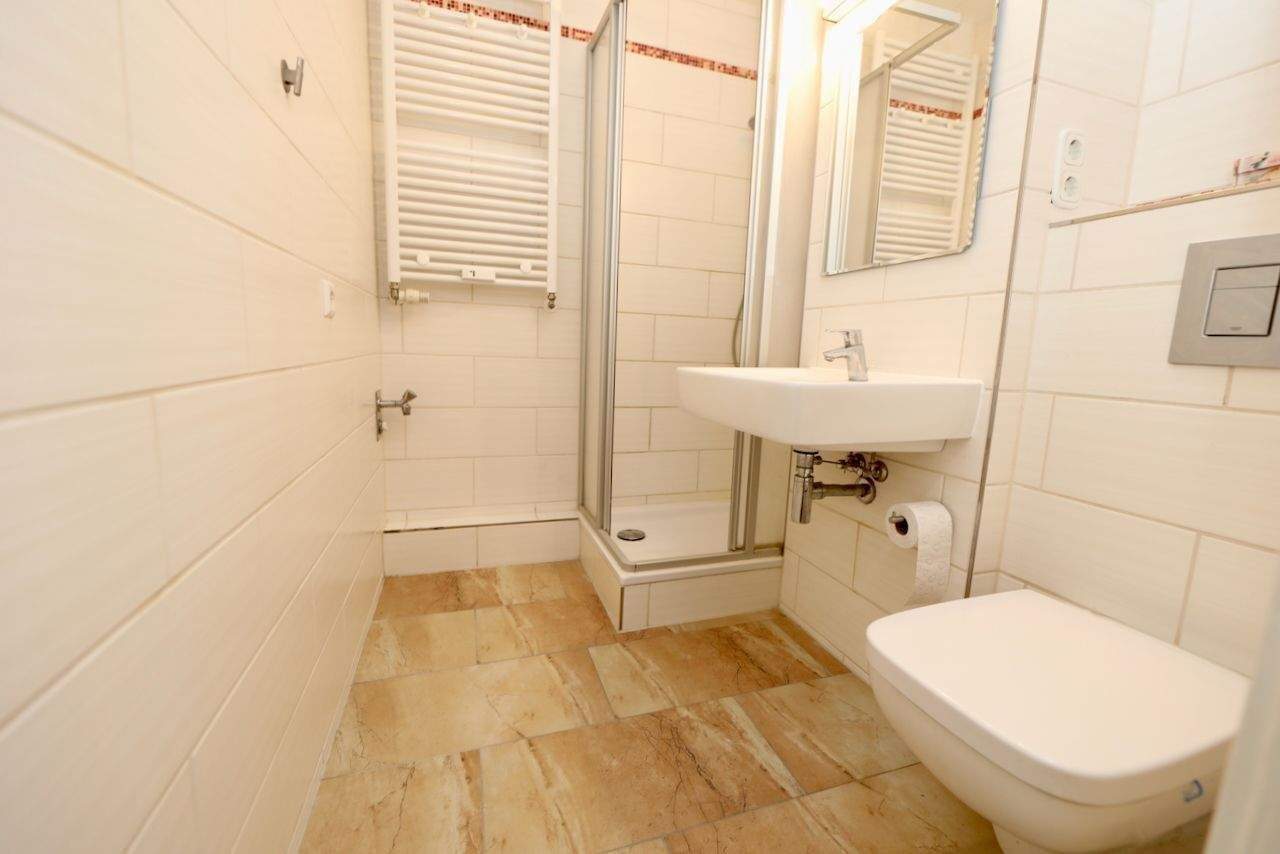 MITTEN IN BERLIN - CITY APARTMENT MIT FAHRSTUHl & LOGGIA - SUPER INFRASTRUKTUR – Berlin – Vorschaubild 5