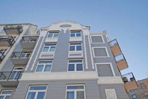Gründerzeit-Wohnung mit saniertem Balkon und Wohnküche in Winterhude – 22303 Hamburg – Vorschaubild 2