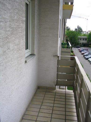 gepflegte, helle,moderne 2 ZW , neues Echtholzparkett, Bad mit Wanne und Fenster, Balkon – Nürnberg – Vorschaubild 4