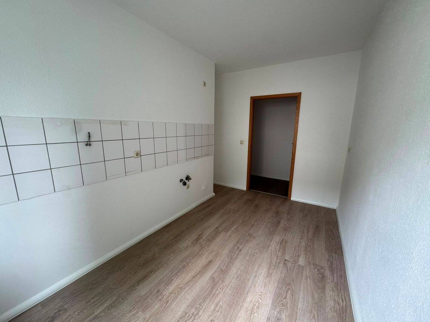 Moderne Whg. - Bad mit Fenster + Balkon am Wohnzi.u.v.m. – Chemnitz – Vorschaubild 6