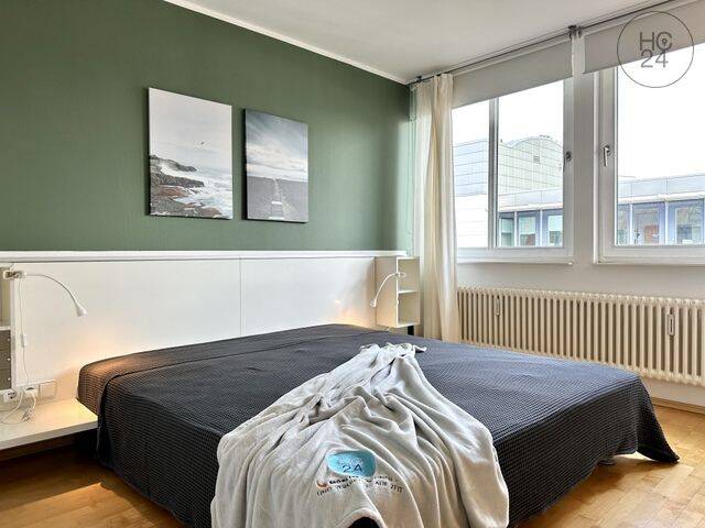 ABSOLUTE CITYLAGE - möblierte Wohnung mit Balkon (Blick ins Grüne) und Tiefgarage in Leipzig