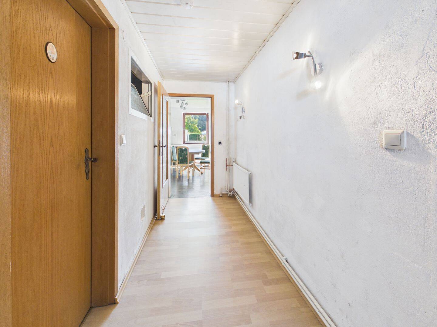 Großzügiges Wohnen mit Perspektive - Charmantes Zweifamilienhaus auf traumhaftem Grundstück – Schiffdorf – Vorschaubild 4