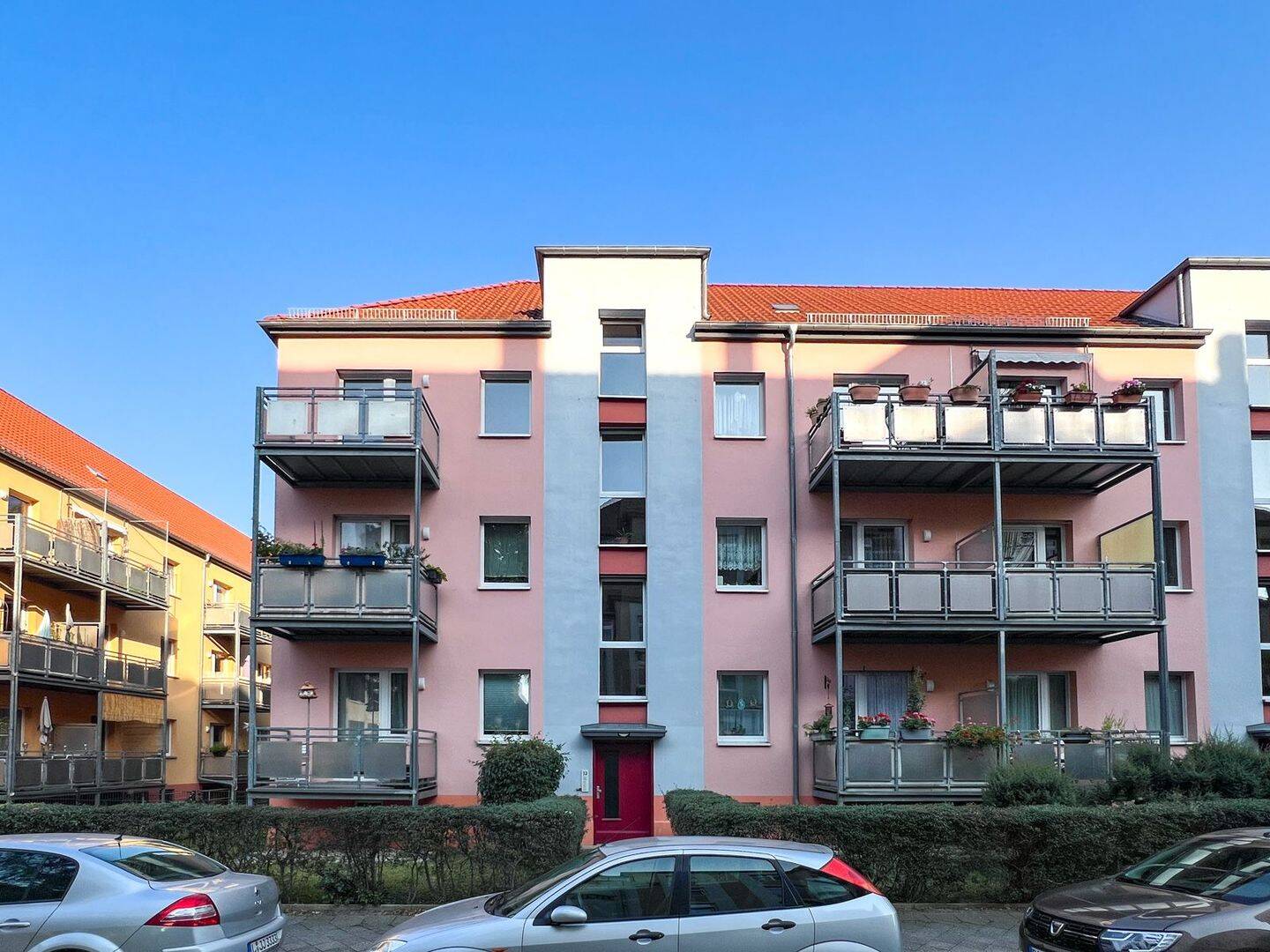 *** 3 Zimmer * 2x Balkon * ruhige Seitenstraße * grüner Innenhof * Duschbad * 06/2026***