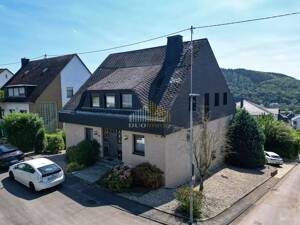 Großzügiges Einfamilienhaus mit Schwimmbad, Sauna und Moselblick in Trier-Ruwer