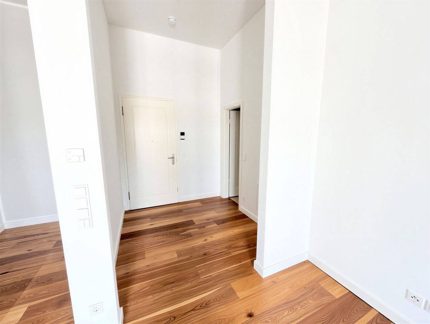 Modernisierte Altbauwohnung mit Balkon im Herzen von Charlottenburg: Stilvolles Wohnen! – Berlin – Vorschaubild 7