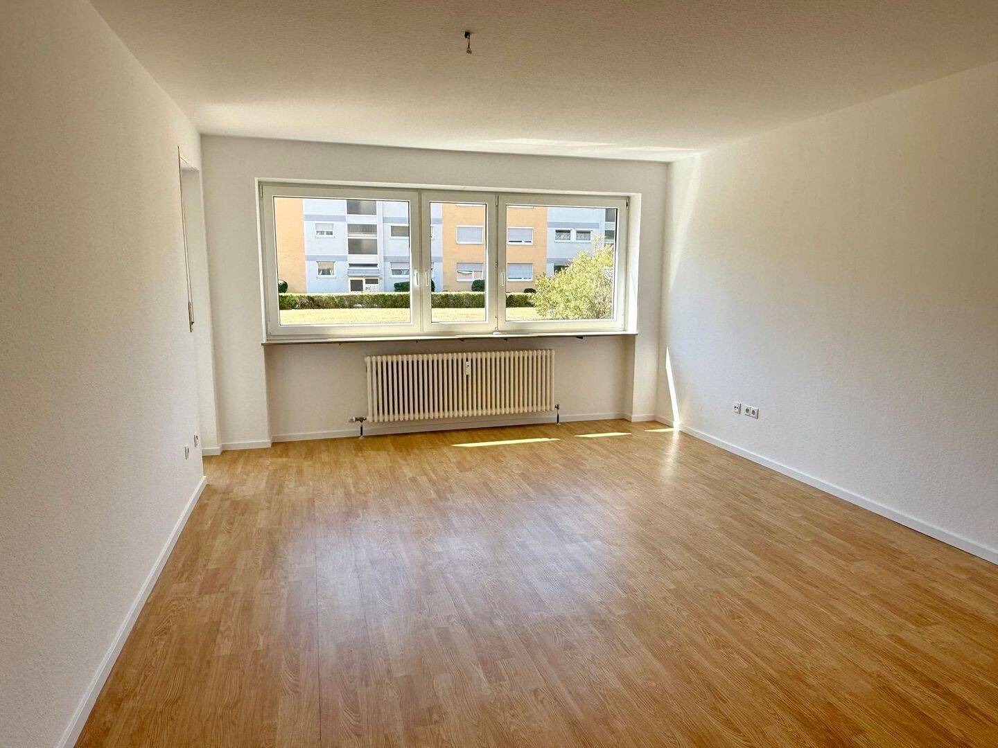 RUHIGE 2-ZI.-WHG. MIT BALKON & TG-STP… – Nürnberg – Vorschaubild 5