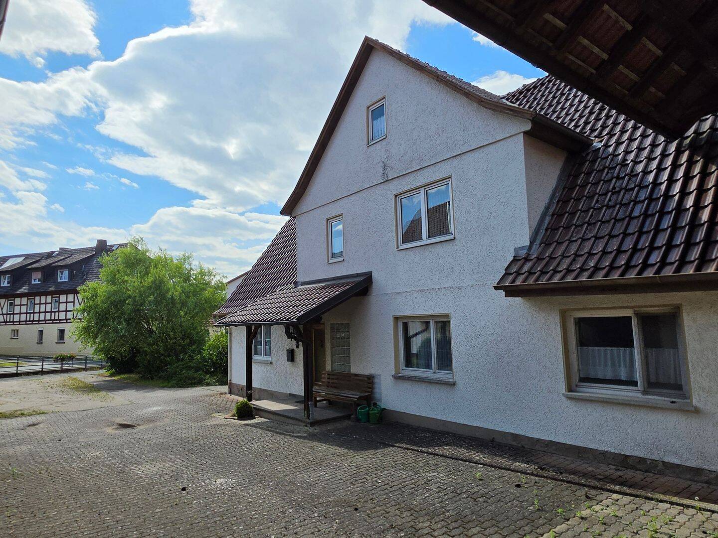 Sie lieben das Ländliche? Hier sind Sie richtig! Haus mit Nebengebäuden in Bad Staffelstein-Stublang – Bad Staffelstein – Vorschaubild 3