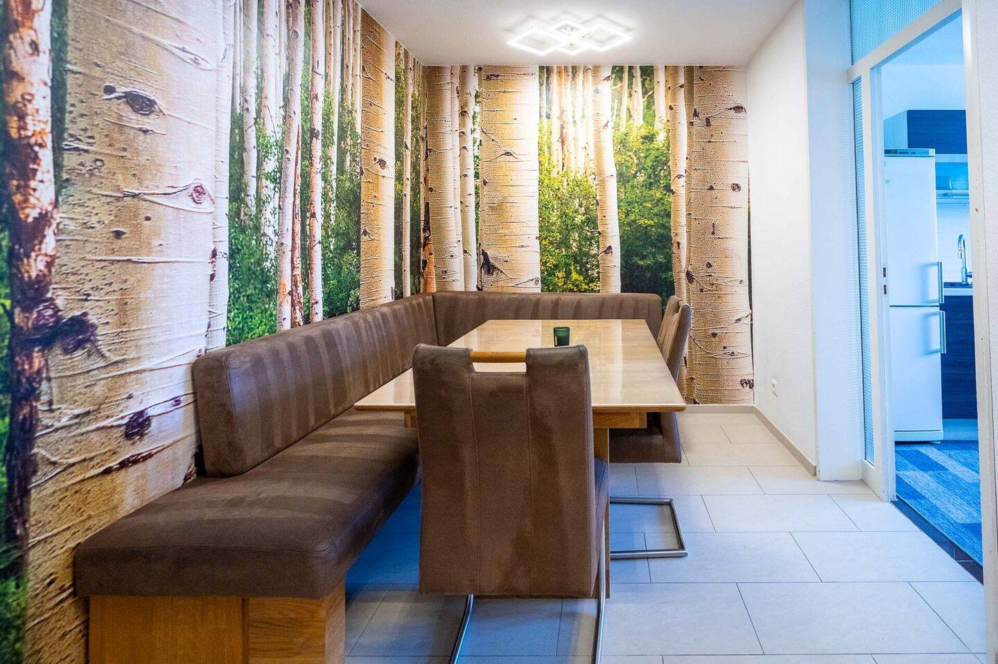 Großzügige 4-Zimmer-Wohnung mit Süd-Loggia und zwei Tiefgaragenstellplätzen