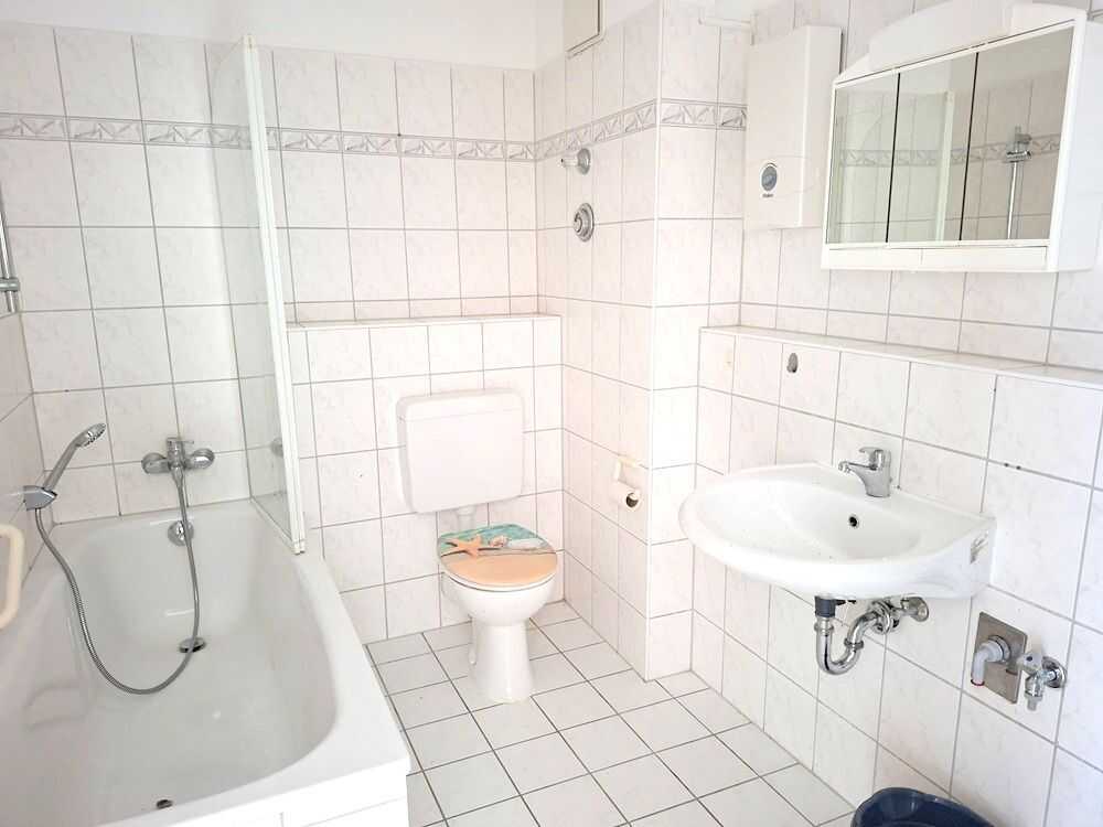 !! Dachgeschoss, 3-Zimmer-Wohnung mit Laminat und Aufzug !! – Chemnitz – Vorschaubild 9