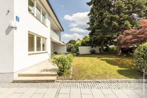 Freistehendes Einfamilienhaus auf sonnigem Süd-West-Grundstück in ruhiger Lage – 81825 München – Vorschaubild 5