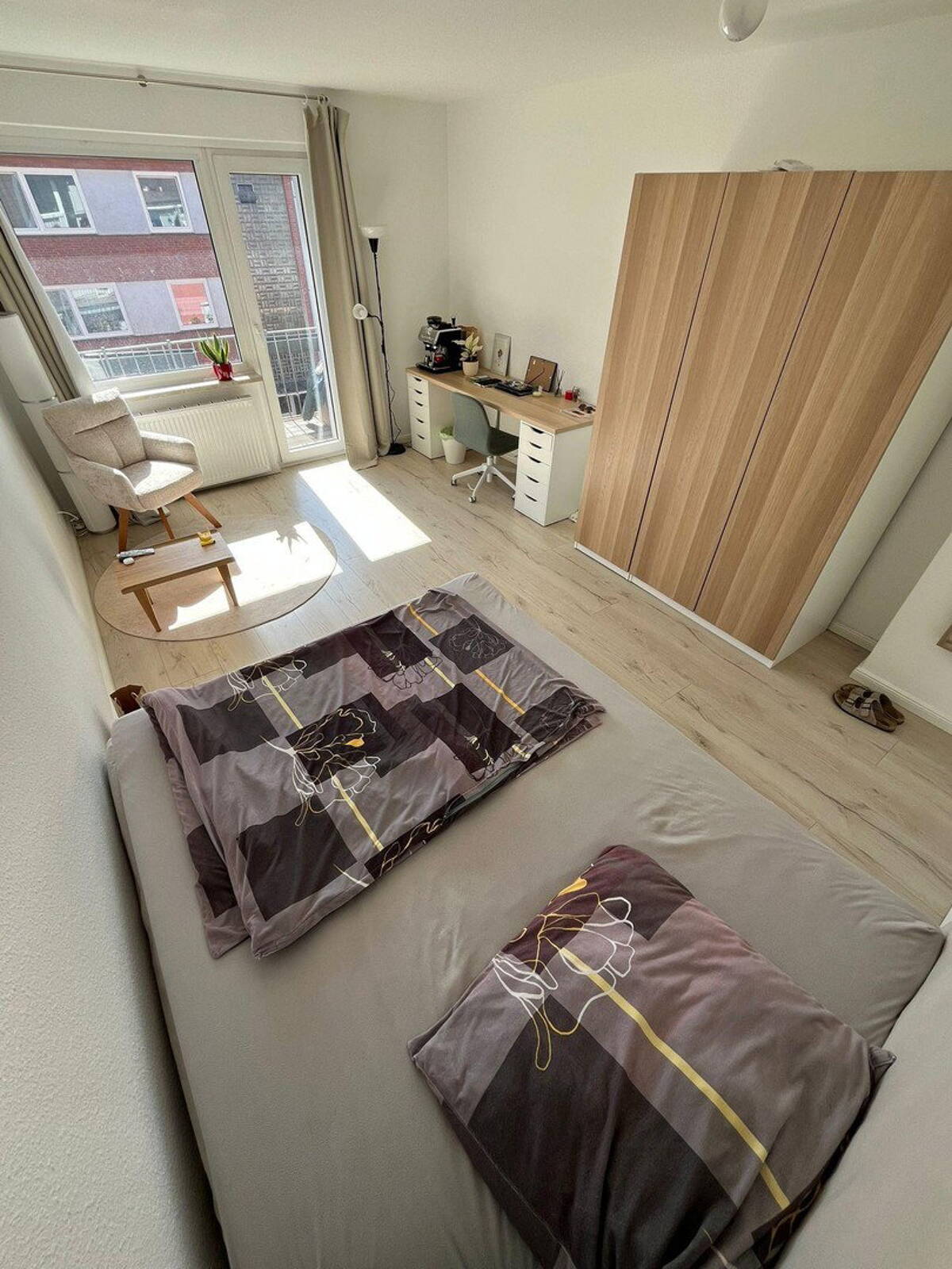 Hochwertiges WG-Zimmer mit neuer Ausstattung & Balkon ab sofort – 22177 Hamburg – Bild 1 von 9